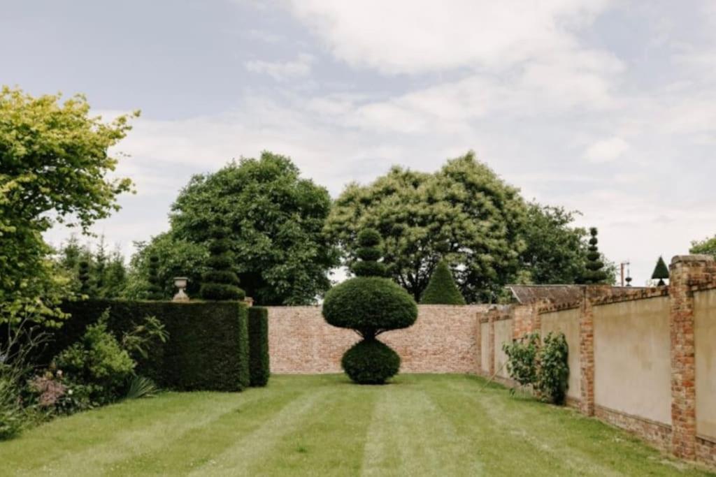 Cressy Hall - Historic Grade II Listed Manor, Gorgeous Topiary Garden Gosberton Exteriér fotografie